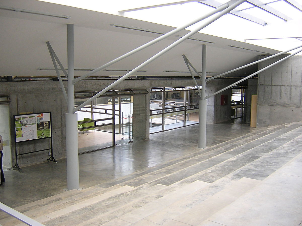 Biblioteca San Javier Escalas Entrada2 Medellin